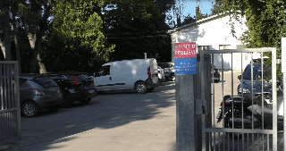 Pesaro - Punto prelievi trasferito in via Redipuglia, primo giorno senza l’"incubo" parcheggi